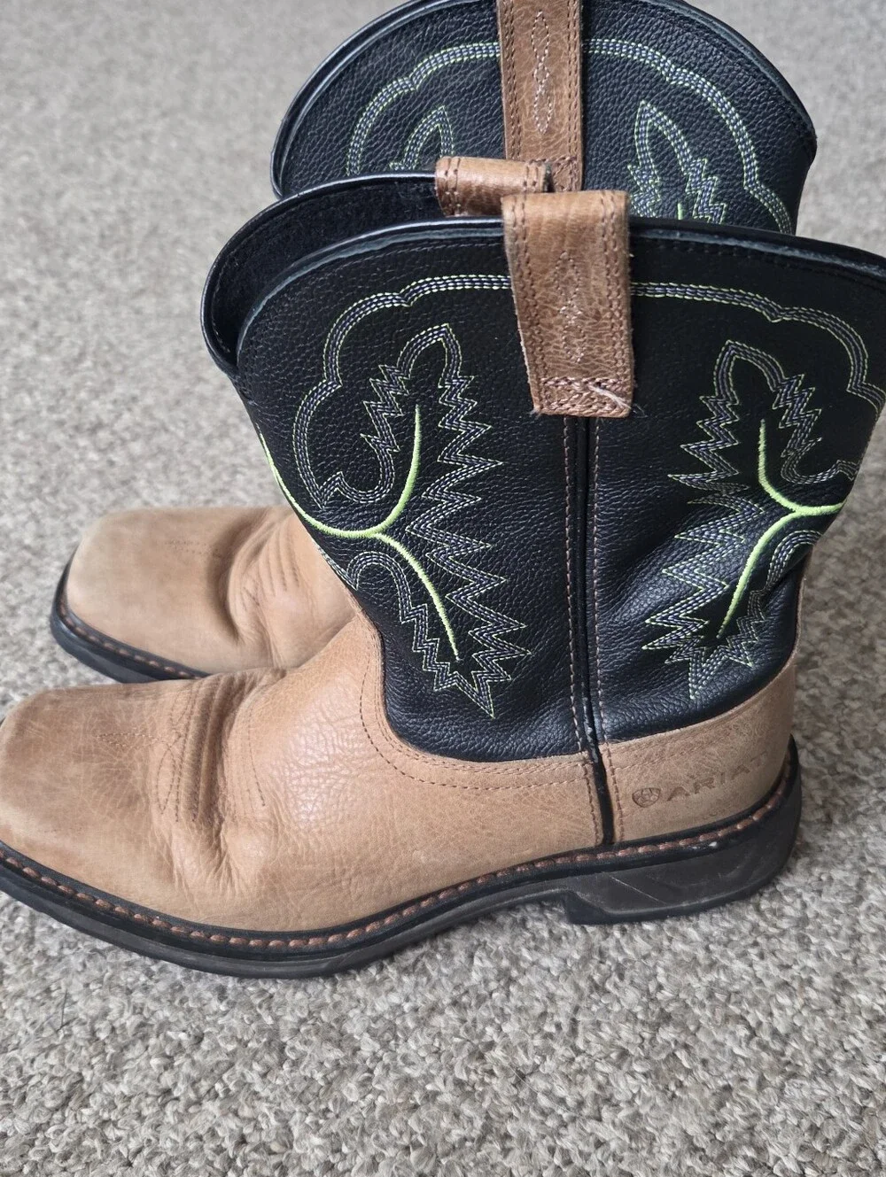 ARIAT Kids Workhog Pull On Boot Boys Size 6 Square Toe Neon Green Stitching